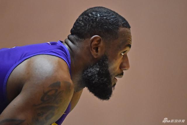 揭幕战-郭艾伦缺阵丛明晨20分 辽宁大胜同曦