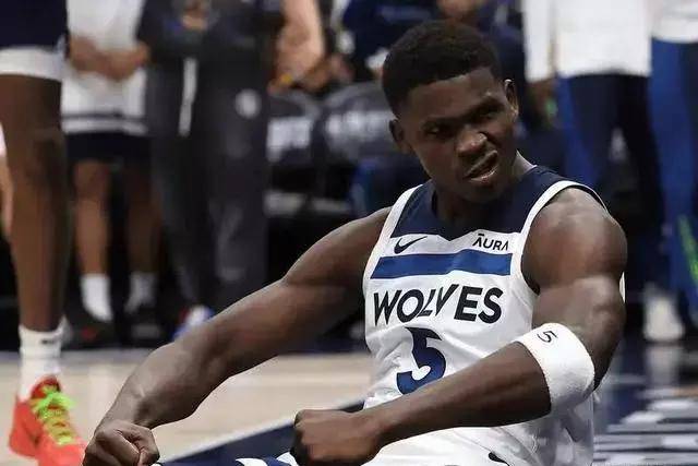 西甲-莱万哑火贝克尔制胜 巴萨0-1皇家社会